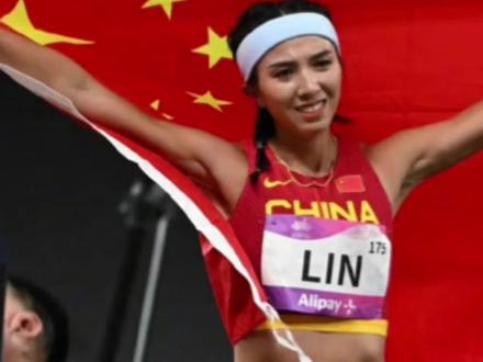 亚运会女子百米跨栏,林雨薇获得冠军并达标巴黎奥运会,吴艳妮抢跑成绩被取消。#女子100米栏 #体育 #杭州亚运会 #田径运动员吴艳妮 #林雨薇