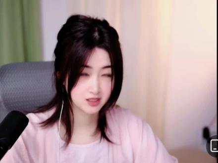 宝哥小小只哈哈哈哈但是很精神@旭旭宝宝 @黛黛.箜篌 #旭旭宝宝 #旭旭宝宝传媒 #黛黛箜篌 #年会 #龙猫庄园