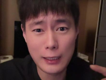 兄弟们,夜盘黄金白银直线跳水,黄金跌超📉5%,白银跌超📉8%!!!