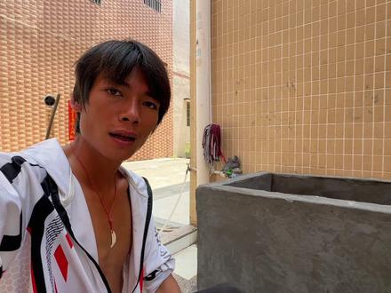 繁忙的钓鱼佬!#钓鱼人 #钓鱼 #老坛甜薯 #汉鼎鲢鳙魂