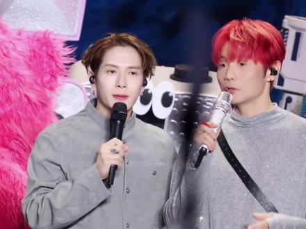 两个人跟说相声一样就上来了|梦到哪句说哪句
-26.1.2清远
#李荣浩 #王嘉尔 #李荣浩巡演日记