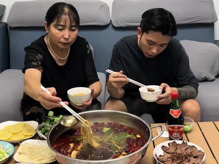 最后妈妈的突然出现真的很难绷???😭😭😭