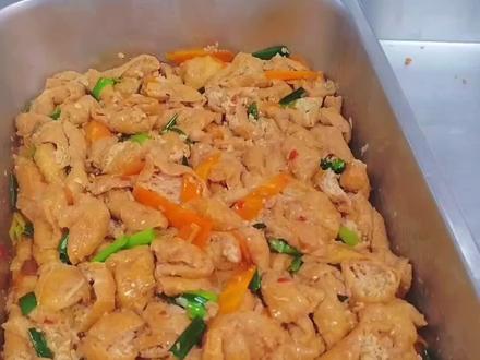 大锅菜美食做法《肉碎焖油果》这样做好吃下饭,做法简单易懂。#每日美食分享 #每日美食分享 #抖音美食分享 #今日伙食 #大盆菜的正宗做法