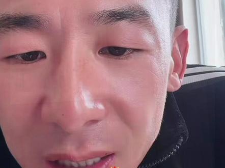 水泥哥受伤,洋洋要不要看他 #毛洋洋 #毛洋洋直播 水泥哥受伤,虽说不是洋洋团队的,百忙之中抽空也想看看他,洋洋人品没得说