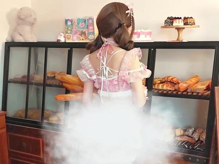 卜晕你 出镜:阿荼
malymoon 雪纺女佣
#malymoon #美少女 #拍照花絮 #洋娃娃 #交换你镜头里的夏天