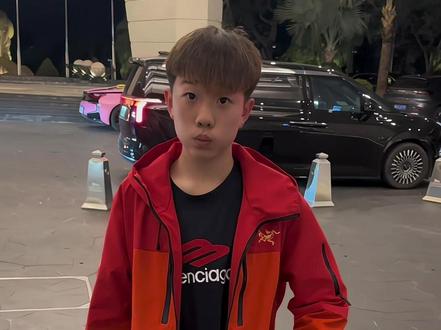 飞机头靠后站 飞机碎盖往我这边靠#偶遇