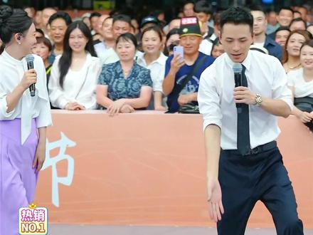 杨雯梓空降索图大舞台啦,演绎多首歌曲太好听了#索图 #索图大舞台