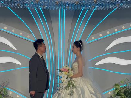 虽然我不是主角,但,我是新人的面子,哈哈哈。#斯皮尔伯格镜头#就这个斯说儿伯格镜头爽#随拍#主持人小花#定边主持人小花