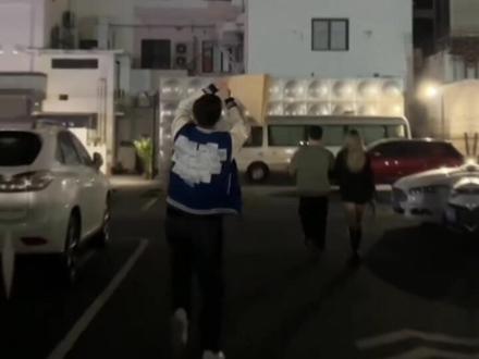 全网都在找的最强双响炮来啦,轻轻一甩当上全校最响的仔#空气炮 #手工#搞笑