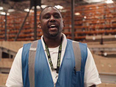 一分钟带你了解全球知名营养健康品购物平台iHerb!
iHerb 是一家成立于 1996 年的美国本土电商公司,市场覆盖 188 个国家和地区,在美国加州、肯塔基州、宾夕法尼亚州、韩国仁川以及中国香港拥有多个经 GMP 认证的现代化绿色环保仓储中心,在售品类有保健品、母婴用品、美容洗护、运动健身补剂、食品百货和宠物用品。
iHerb一直秉承货源直采、平台直营、运输直邮的经营理念,确保每一个环节都能为顾客提供高品质的服务。自2010年进入中国市场以来,我们一直致力于为中国用户提供卓越的购物体验。为了让您的购物更加便捷,我们不仅提供官方购物网站cn.iherb.com,还有便捷的App、微信小程序商城、京东全球购以及天猫国际旗舰店。更重要的是,iHerb的每个订单都享有全程可跟踪的直邮服务,您可以轻松追踪从境外到中国内地的发货过程,通常只需3~10个工作日即可收到心仪的商品。
iHerb,带您畅游全球优质健康品的购物天堂!
#iHerb #iHerb周年庆 #iHerb27周年 #iHerb买什么 #iHerb值得买 #海淘 #进口