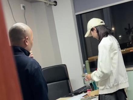 #高情商撩妹 女生比自己高,该怎么应对?@光头文