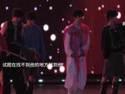 妈咪 窝一点也不苦 一点也不累。・°°・(>_<)・°°・。#李煜东#演唱会#舞台