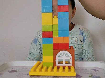 儿童坠落事故时有发生,安全教育除了说教更要生动形象,这样孩子才能记忆深刻#亲子教育 #育儿 #安全教育 #高空 @DOU+小助手