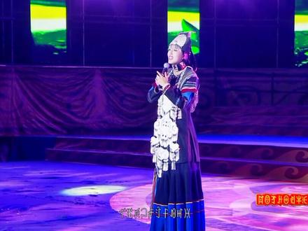 【阿依阿芝】海日乌芝 (2016彝族年晚会)#彝族年晚会 #音乐现场 #彝族歌手#彝语歌曲