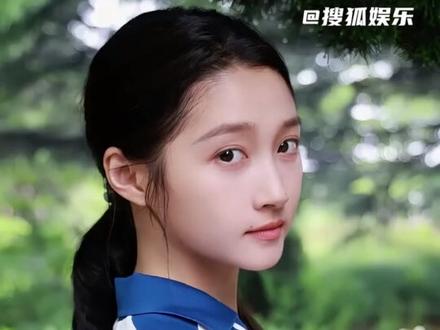 #关晓彤 主演新剧《耀眼》正式开播,引来“半个娱乐圈”艺人接力助阵,沈腾 贾玲 宋威龙 蒋欣 侯明昊等几十位艺人转发,这份好人缘源于她待人真诚, 演技不断进步。 #电视剧耀眼