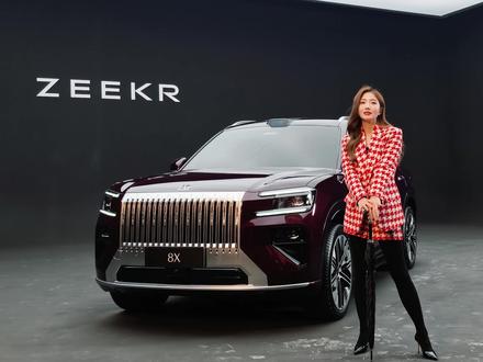 初晓敏:杭州湾X5M 抢先实拍极氪8X #极氪8X #极氪8X新色发布 #极氪8X实车亮相