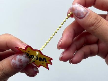 自制捏捏乐|吃一条香喷喷的辣条吧
#自制手工日常#自制捏捏 #捏捏乐#解压 #辣条