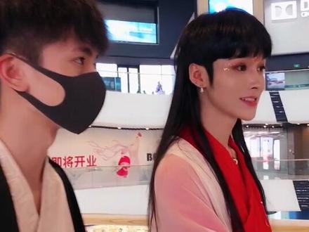 碰我可以!不可以碰我弟弟!@烈烈 护弟狂魔上线@抖音小助手