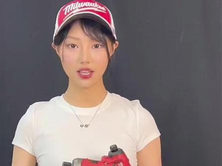 这套美沃奇油压冲击钻套装也太实用了吧!还送超多礼品! 美沃奇M12 FUEL钻批组合套装(两电一充),旗舰品质有官方质保,下单还能领积分,现在购买送护目镜、手套、卷尺、批头套装等超多实用礼品!#五金工具 #美沃奇 #电动工具 #锂电工具 #油压起子机