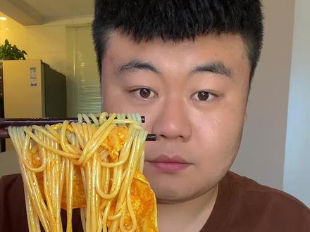 臭宝螺蛳粉来啦,浓汤版,粉软糯Q弹,汤很浓,螺蛳粉还得是臭宝。