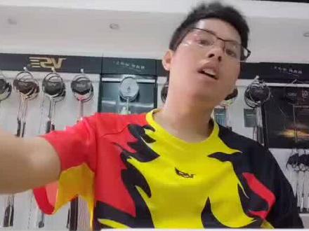#羽毛球拍 羽毛球和尼龙球有什么区别?