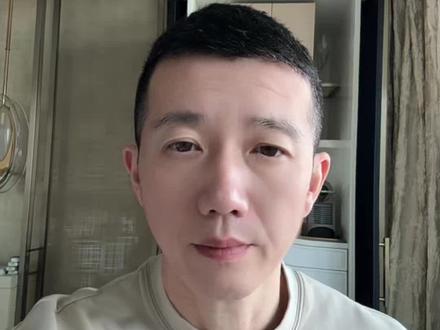 豪老板黑牌靴揭秘 想要在领域里站稳脚跟、走得长远,就不能困于常人的思维与习惯。唯有拥有异于常人的独到眼光、果断执行力,打破常规,方能突围而出,深耕致远。#新加坡旅游 #新加坡生活#豪老板黑牌靴揭秘