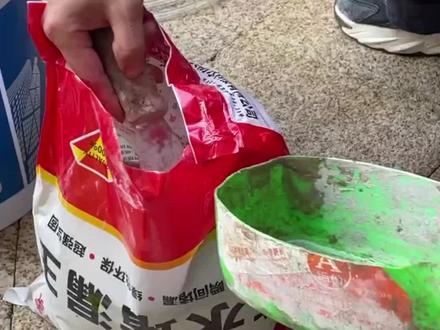 堵漏王又称水不漏,它的使用方法和适用场景,这是这款材料经济实用,操作方法简单。 #堵漏王 #防水施工现场 #防水堵漏 #施工现场实拍 #抖音同城创作补贴计划