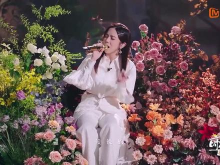 《唯一》改编:G.E.M.邓紫棋
那些我想说的 没说的 话
有时我怀疑呢 只是我 傻瓜
但如果真的爱 不会算计
爱是不嫉妒 不张狂 不求自己
无关你的回应 永不止息
你知道 我真的爱你…
#唯一 #改编 #时光音乐会 #邓紫棋