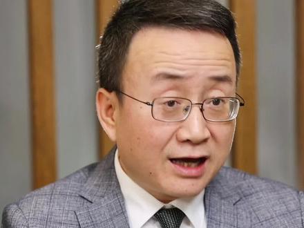 孩子晚上睡觉摸妈妈的耳朵,肚子,或者需要抱一个小毯子,玩具🐻时,你要注意啦,这是安全感不足,或者依恋问题的表现#智慧父母 #家庭教育 #心理营养 6岁以后尤其要在意