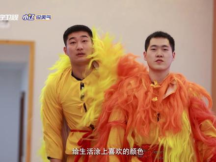 小寒·指画艺术 在北方这是一年中最寒冷的节气,但有这样一群人、一座城用自己的热情对抗寒冷,用双手创造美好,今天我们一起走进铁岭,了解指画艺术的魅力。#指画艺术 #节气与非遗 #铁岭早市#小寒节气