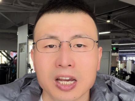 罗技广告被指把消费者比作狗,火速道歉被网友痛批甩锅#罗技 #鼠标 #广告 #狗屁王