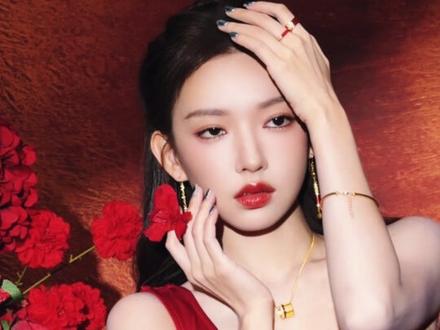 红金绮梦,此刻定格金箔余温~🪄@程潇 #程潇 #最新潇息 #周大福 #星动营业中 #幕后星鲜事