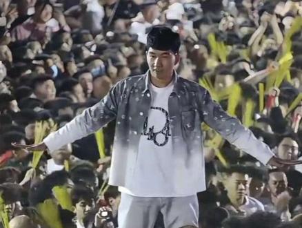 # 盐灶拖神 最血性的民俗演绎# TV哥 # 拍摄.#现场直击 #人山人海太热闹了 #上热搜 #潮汕游神 #记录历史的痕迹