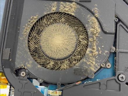 一起来看一下用了两年的游戏本内部多脏吧。 #华硕天选 #4加4 #天选6PRO #清灰 #拆机