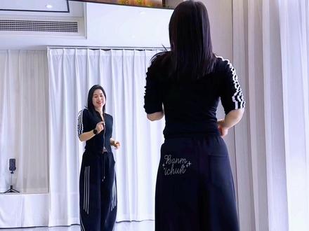 如果时光可以倒流;好想回到学生时代…#童年 #一学就会系列 #老歌新跳 #广场舞dou起来 #因为热爱所以坚持 @抖音创作小助手 @DOU+小助手