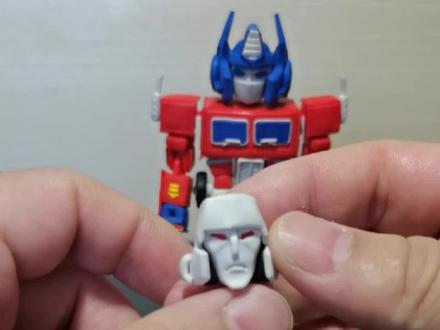 #变形金刚 #超轻粘土 #手工diy #手工制作 超轻粘土制作变形金刚威震天,头部完成。