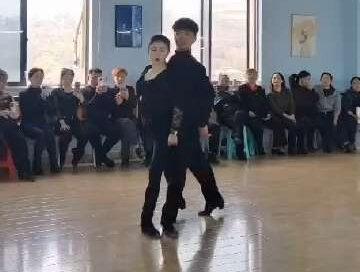 重庆渝乐原创桑巴《郎的诱惑》正面口令#看过来 #快来围观 #舞蹈集训 #拉丁 #舞蹈视频