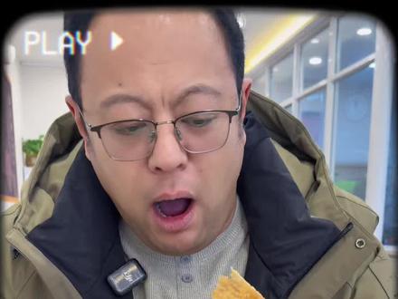 无需多说,烧饼很有特色!#老魏夫妇 #肴火烧