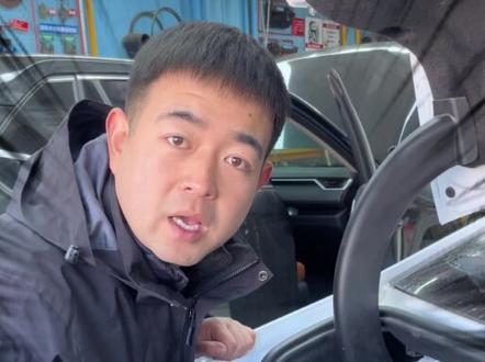 新能源小电瓶亏电报警、看完视频就解决#新能源汽车 #新能源车 #新能源维修 #新能源汽车维修 #新能源电池维修