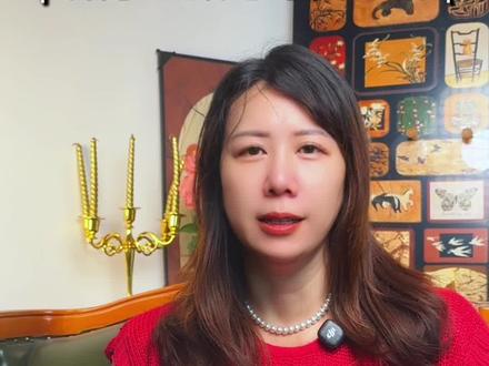 每年高考全网都要找03级高考生,我就是23年前经历非典,经历过史上地狱级难度高考试卷的03级高考生。数学考试的时候,你们的倾心直接奔溃,出来就哇哇大哭……太可怕的高考回忆,导致我今天回忆起高考,拍视频的时候忍不住几度落泪。
而且我清晰的记得,高考后好几年,我经常做梦梦见高考,噩梦醒来……高考真的太苦了!
23年后,每天接触大量为孩子择校买房的家长,深知大家的不易。如今站在考点外,为人父母才能深深体会父母的不易。经历过最难高考才明白,再好的书包房,也抵不过家庭温暖与用心陪伴。优质教育资源固然重要,合适的房子也能提升居住幸福感。但请别让书包房变成亲子之间的压力。
放平心态,陪伴成长,远比盲目内卷更有意义。高考只是人生一站,愿少年不负韶华,家长从容自在❤️#高考 #2003年非典 #03高考 #2003年高考 #2003年高考数学
