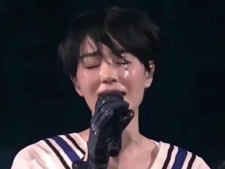 王菲翻唱中岛美雪日语歌曲《ルージュ:口红》一炮而红成为经典