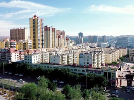 总要去趟永登吧,吹吹滨河路的晚风,走走大十字的路口。#永登永登 #家乡 @吃喝玩乐永登帮