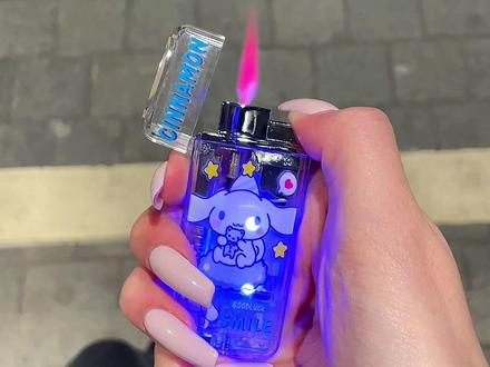 谁还没有这个发光的玉桂狗#打火机 #炫酷