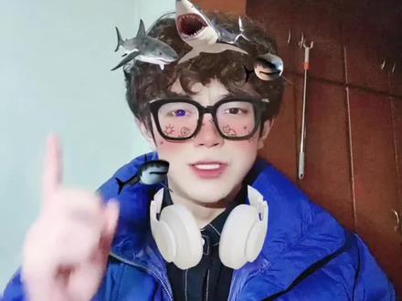 太上头了,天天等更新,两人演技太好了,角色代入感太强!都去看啊!现偶天花板!#狙击蝴蝶 #狙击蝴蝶封口费吻 #陈妍希 #周柯宇 #李雾