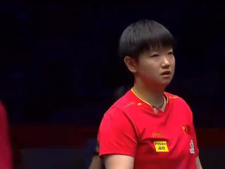 孙颖莎丢冠再引争议!邱贻可遭网暴"下课"呼声高,教练该换了吗