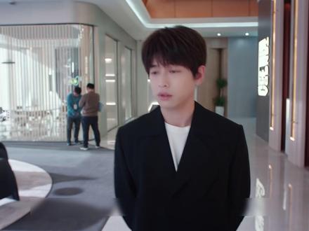 史上最惨的老板裴谦终于扭盈为亏 #年少有为 #彭昱畅 #喜剧 #影视解说 #因为一个片段看了整部剧