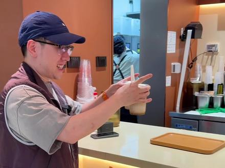 来了来了!上新价 才9.9/杯!古茗白月光 椰椰冰淇淋拿铁 终于回来了!这杯上面是真的放了一整块椰椰冰淇淋,一口下去 清爽丝滑 真的巨了喝!(每人最多买1份,不可用日期:2026.05.11-2026.05.13)#古茗椰椰冰淇淋拿铁 #古茗新品 #古茗咖啡9块9 #古茗 #住进春天里