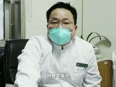 近日,武汉,29岁的晓晓(化名)整口牙却掉了一大半,到医院就诊后,医生表示仅剩的十几颗牙也保不住了。经详细检查,晓晓患上了广泛性侵袭性牙周炎。其实,80、90后继脱发问题频上热搜后,由于口腔问题导致的“掉牙”新闻也隔三差五地出现在人们的视野中,口腔问题出现了年轻化趋势。#注意防范 #牙齿 #医学科普