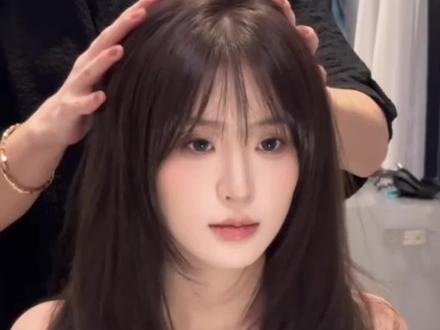 不挑脸型的温柔锁骨发~可散可扎太漂亮啦!|||🌟2026年最显脸小发型齐肩锁骨发! 圆脸发型 女生短发发型 锁骨发初恋头上海烫发都很适合这款温柔锁骨发发型,太美啦!#锁骨发 #减龄发型 #发型设计 #中长发