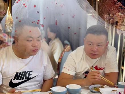你猜华子哥跑了去问啥呢?哈哈哈 祝这对新人百年好合早生贵子。#新婚#婚礼#吕志伟